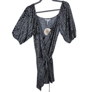 BCBGeneration NWT Black White Short Puff Sleeve Short Stretchy Wrap Dress Size M
